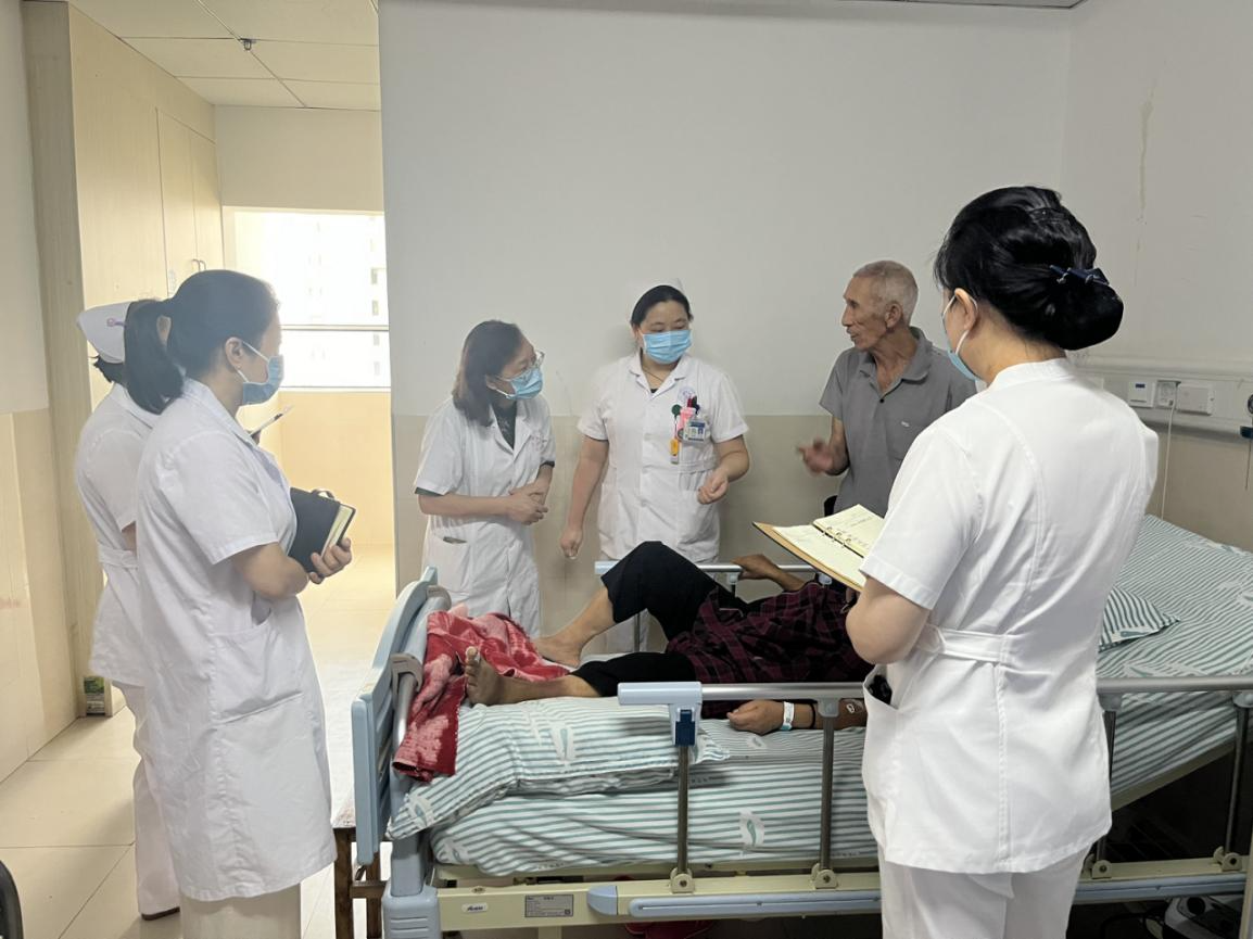 携手共进！深圳市护士协会专家赴赣州石城开展医疗指导