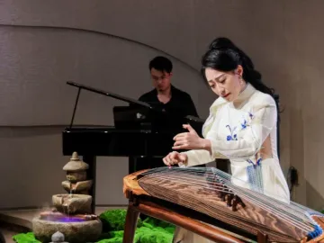 古筝演奏家苏畅深圳“试琴”：古筝与西洋乐器融合发展需要“稳定琴”
