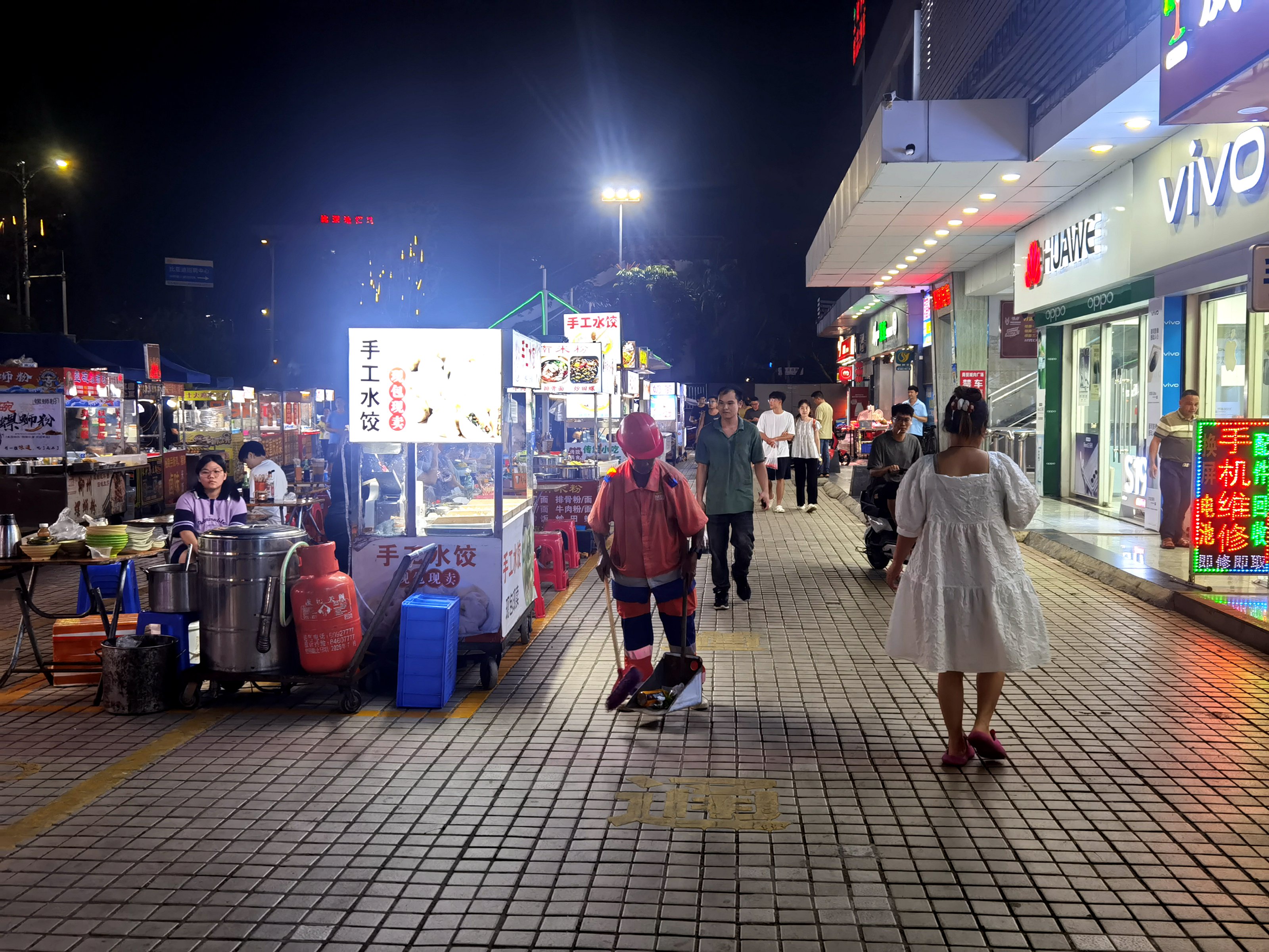 专项整治+疏堵结合，马峦街道助力夜间经济蓬勃发展