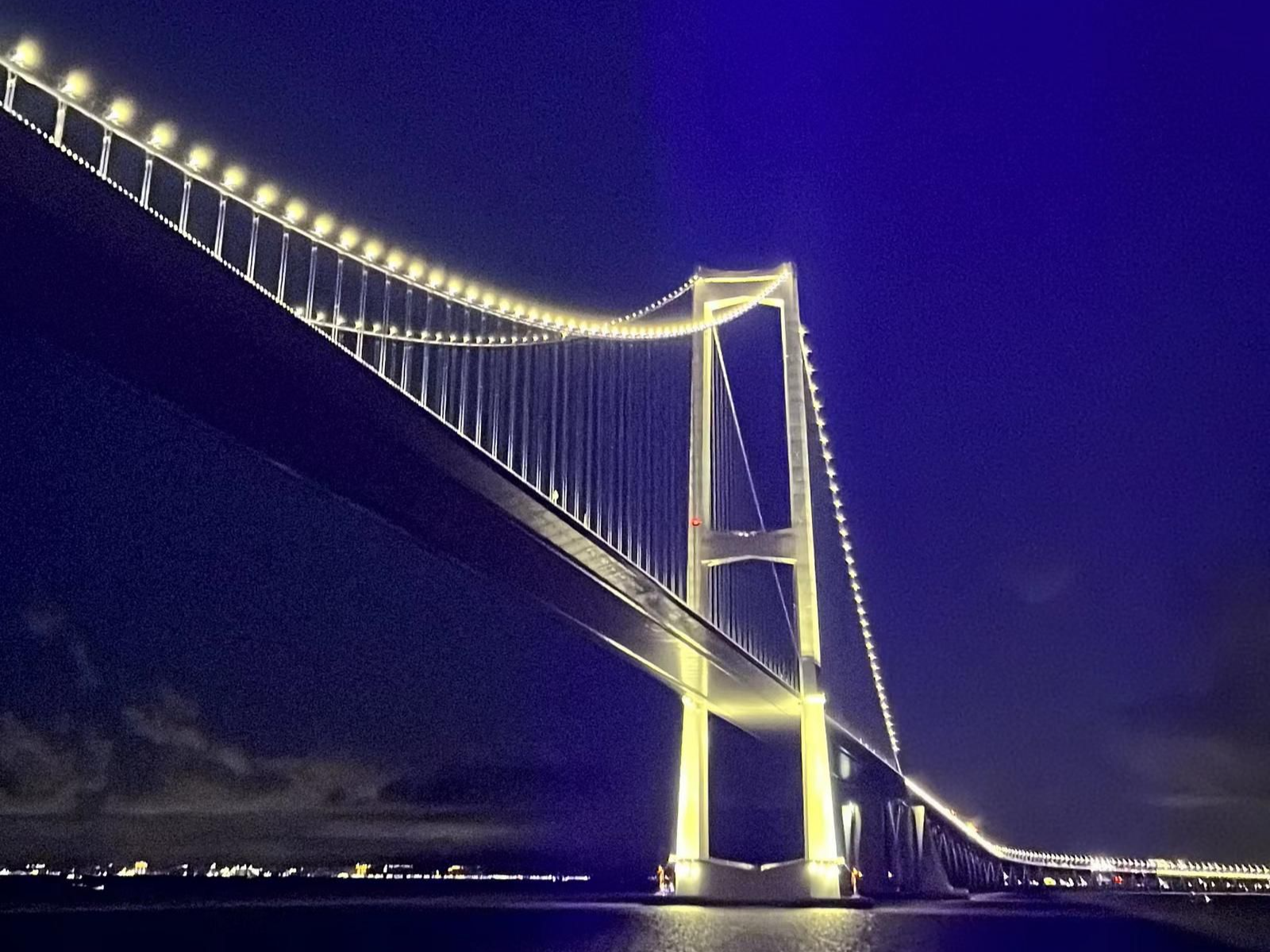 邂逅绝美晚霞！当深中通道遇见《无双》，这场海上音乐会氛围拉满！