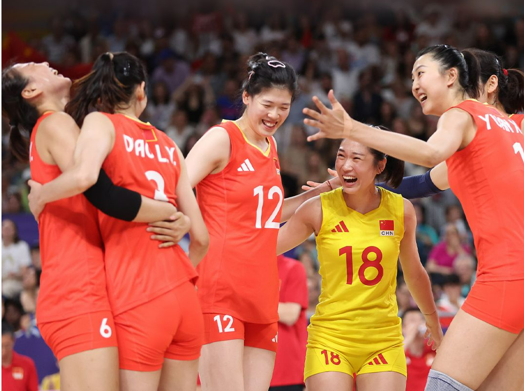 首战告捷！中国女排3:2战胜美国女排