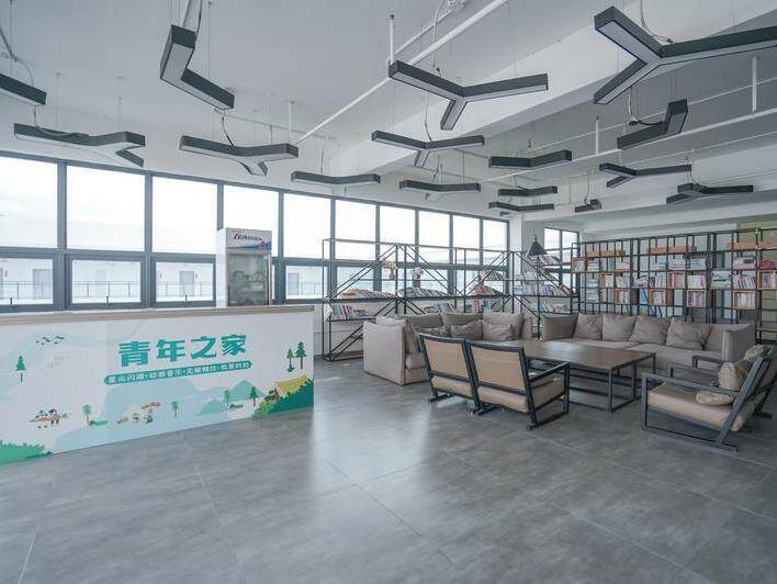 “你不知道的仲恺制造”走进尚模文创基地，废弃村小摇身一变成文创中心