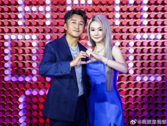 热搜第一！明星夫妇自曝创业七年卖掉所有房产 
