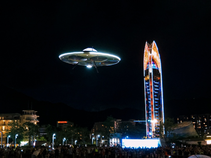 “UFO”闪现盐田！载人飞碟eVTOL在大梅沙海滨公园首飞