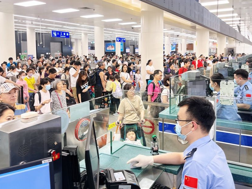 同比增长89%，皇岗边检站上半年查验出入境人员超3300万人次