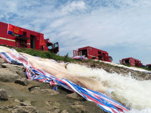 湖南华容团洲垸内积水水位累计下降78厘米