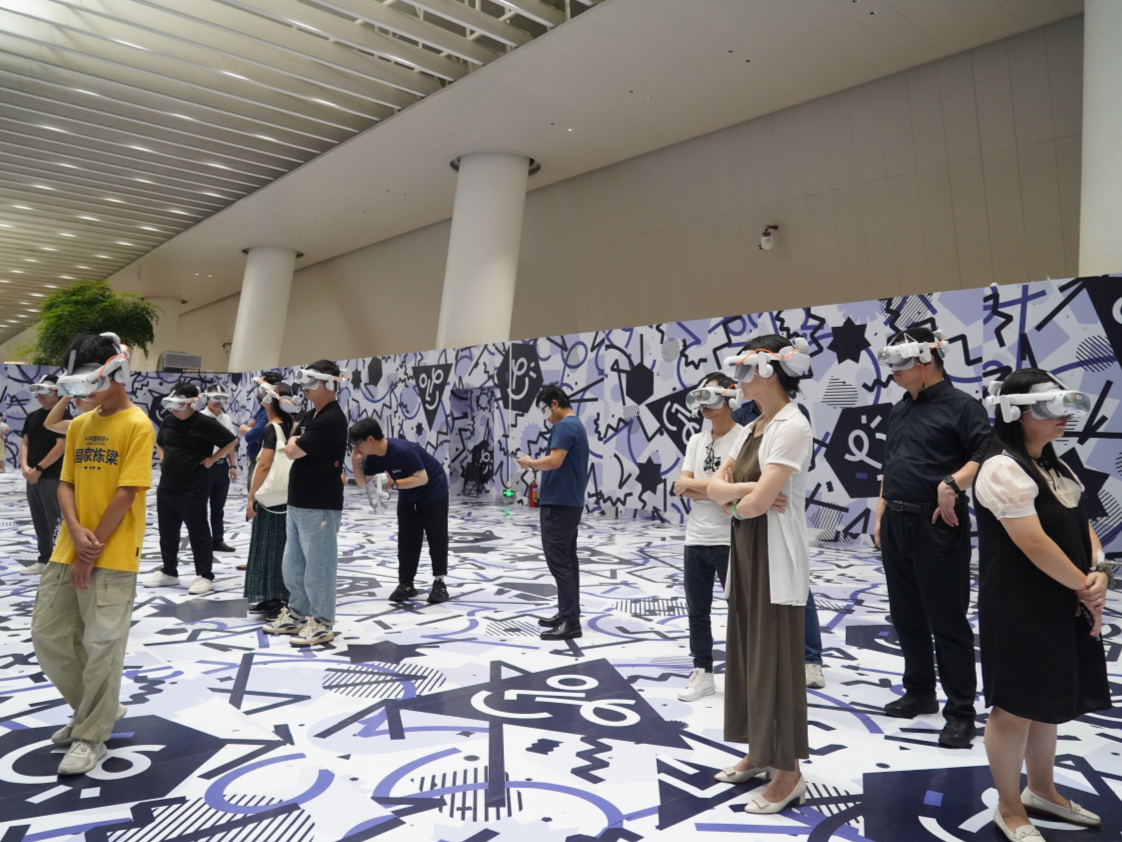 深圳移动携手深铁商业、闻歌科技推出盛唐文化5G-A沉浸式VR探索体验展