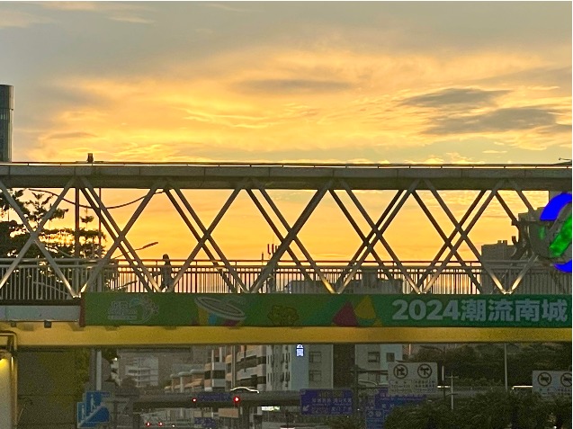 美翻了！暴雨过后东莞惊现绝美晚霞