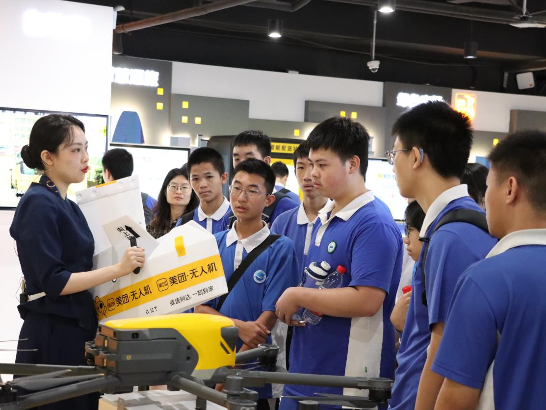 “湾区少年说”AI赋能科普教育学习营第二期在香港浸会大学落幕