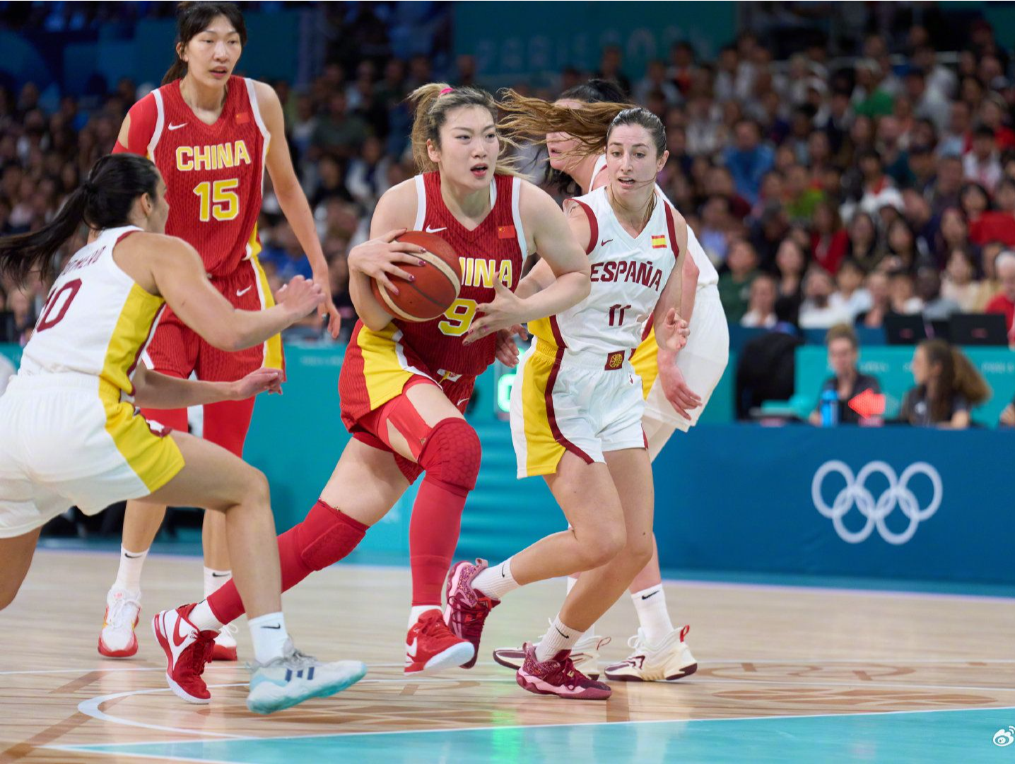 中国女篮89-90首战惜败西班牙女篮
