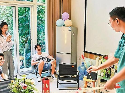 盲盒一打开，朋友自然来
