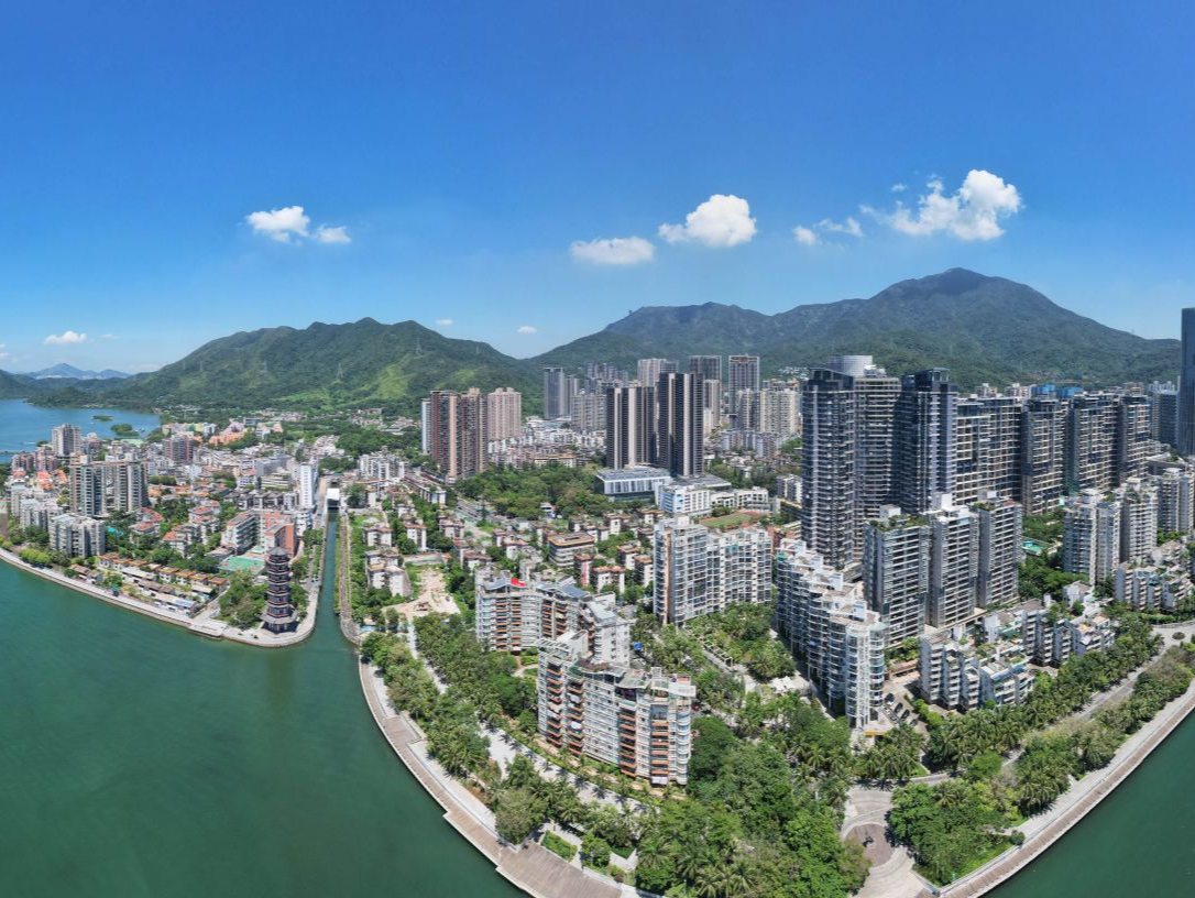 盐田区委常委会召开扩大会议 认真学习贯彻习近平总书记在党的二十届三中全会上的重要讲话精神和全会精神