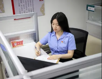 【两优一先】优秀党务工作者刘丹：初心如磐，党务筑基