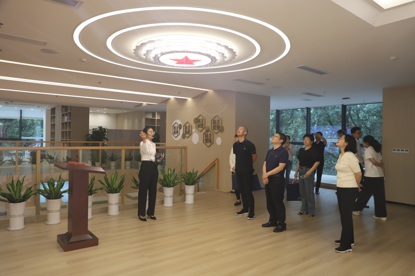 坪山区人大常委会法工委赴福田区考察学习基层立法联系点建设工作