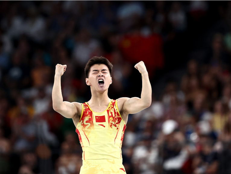 再添两块奖牌！王梓赛、严浪宇分别获得蹦床男子银牌、铜牌