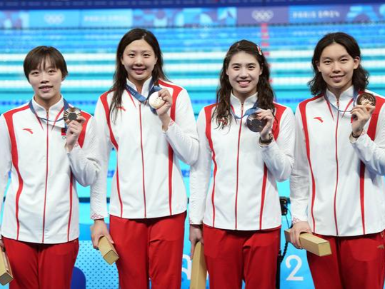 女子4x100米混合泳接力中国队摘铜