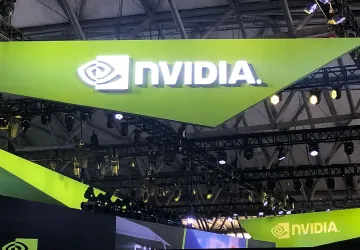 “大空头”再怼英伟达  AI“泡沫论”辩论升级