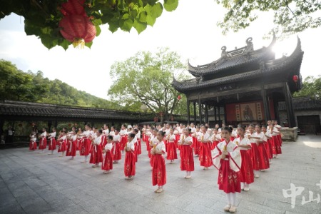 “千人歌舞颂香山”公益活动启幕，展现中山青少年国学风采
