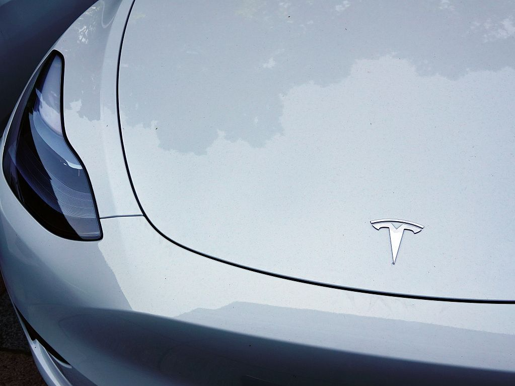 罕见！特斯拉实体召回超9000辆Model X 