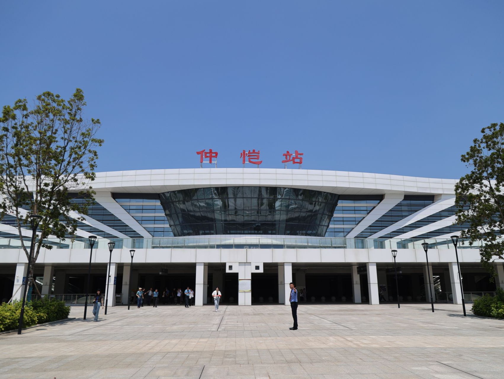 新时代铁路样貌丨仲恺站：高新区的交通枢纽