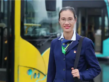 十佳爱心人物 | 胡春华：视乘客为家人的乘务员
