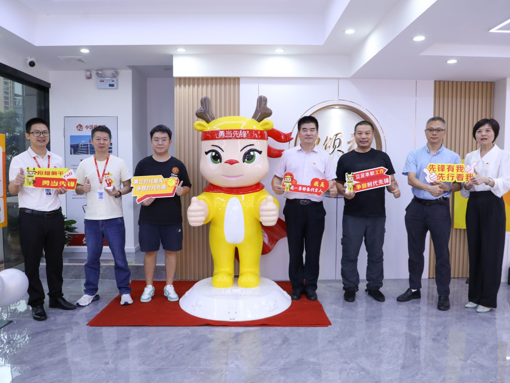 龙岗文化IP雕塑“龙一第”首次落户东莞