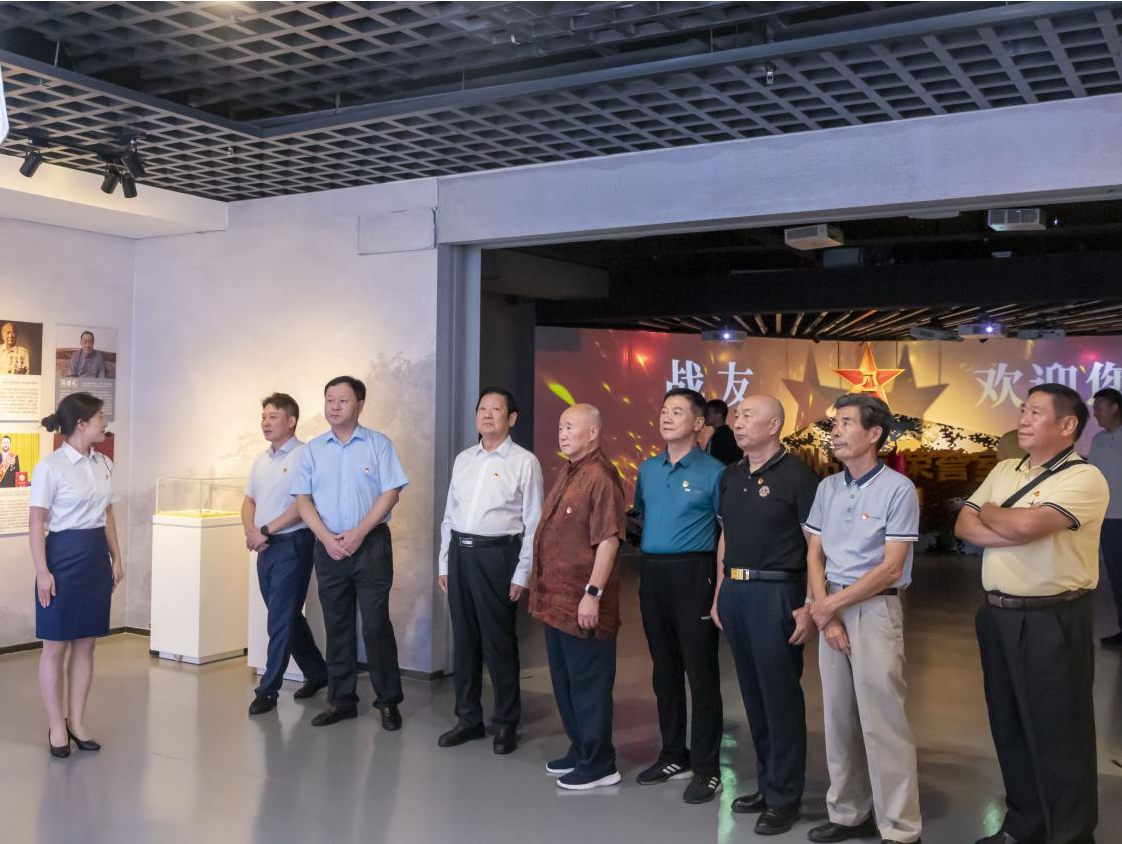 深圳市退役军人事务局开展庆“八一”英模调研座谈活动