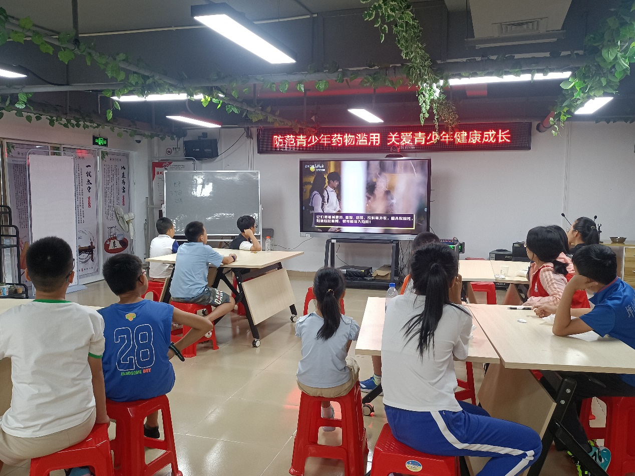 坪山区马峦街道开展防范青少年药物滥用宣传讲座