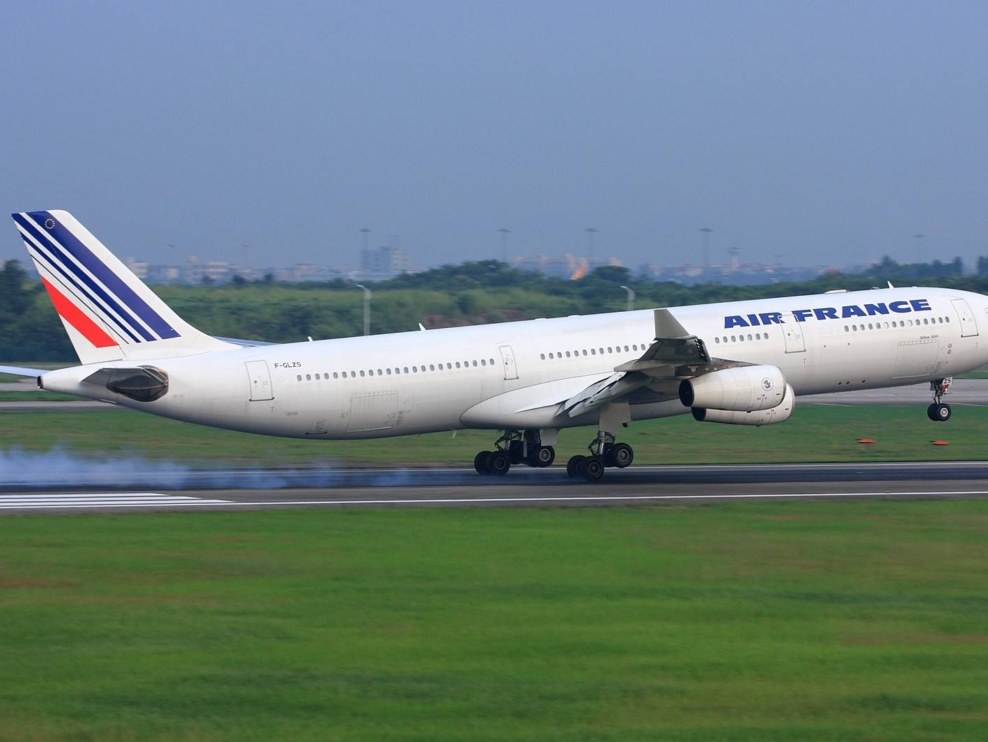 多家航空公司继续停飞中东航班