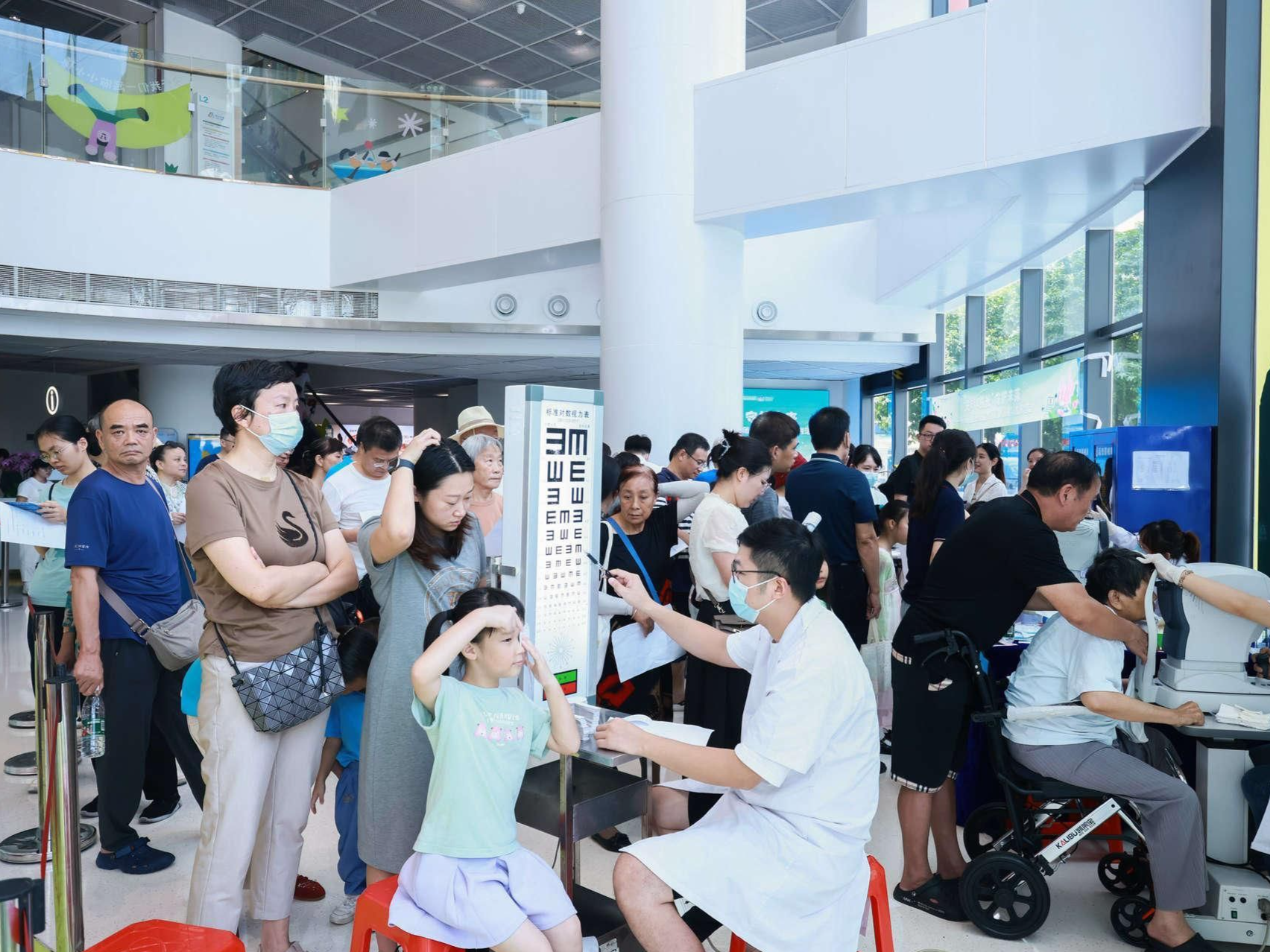 关注孩子视力，广东省近视防控专家宣讲团深圳开讲