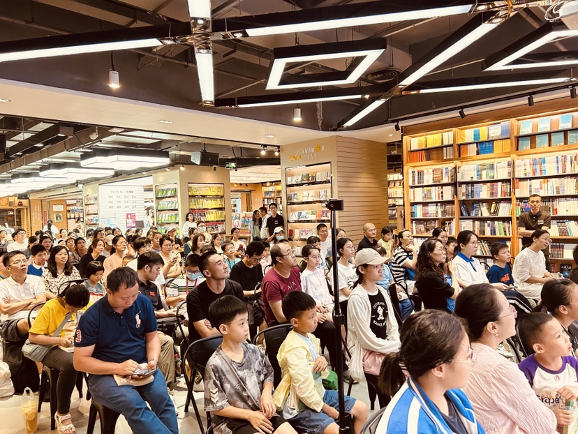 曹文轩阅读分享会在罗湖书城举行