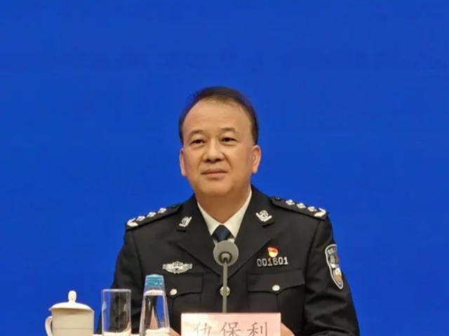公安部：城区常住人口300万以下城市将取消落户限制