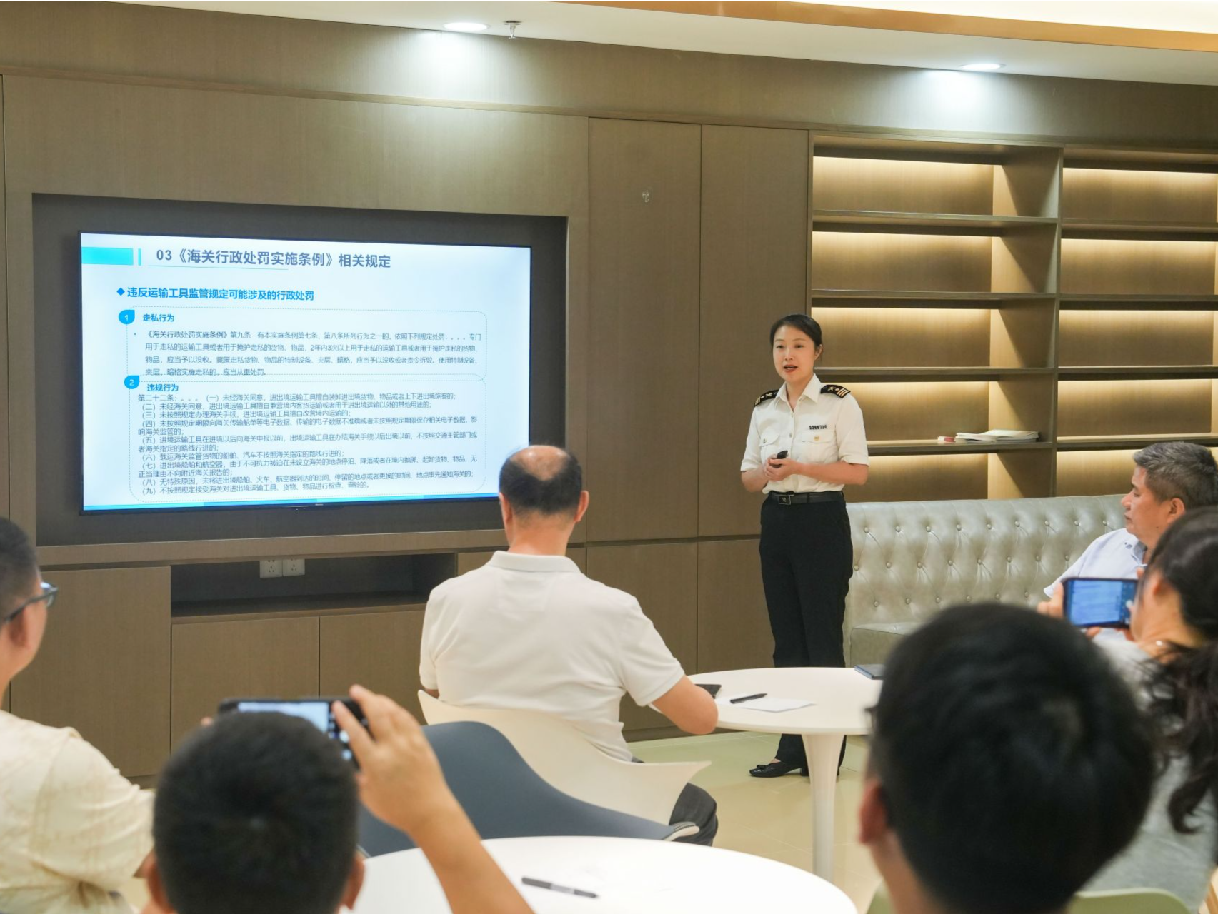 深圳海关聚焦企业合规，当好供港“绿色快车”护航员