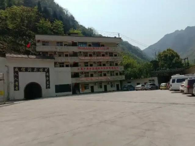 云南威信县沟头煤矿事故：3名失联者已有1人遇难，仍在搜救