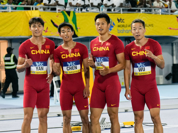 中国短跑接力队冲入巴黎奥运男子4×100米接力决赛
