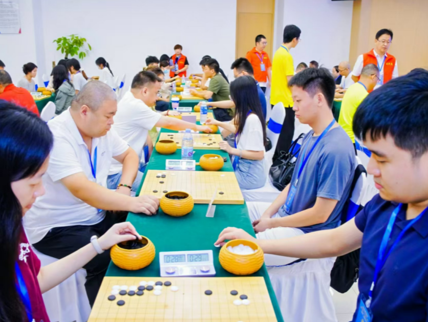 以棋养德展现精神风貌！龙华区第七届“工会杯”职工围棋、象棋赛举行