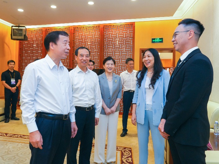东莞市庆祝“中国医师节”活动举行：为谱写东莞现代化建设新篇章贡献卫健力量
