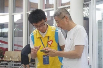 深中新通道 喜迎八方客|中山青年志愿者化身“文旅向导”，让八方旅客宾至如归