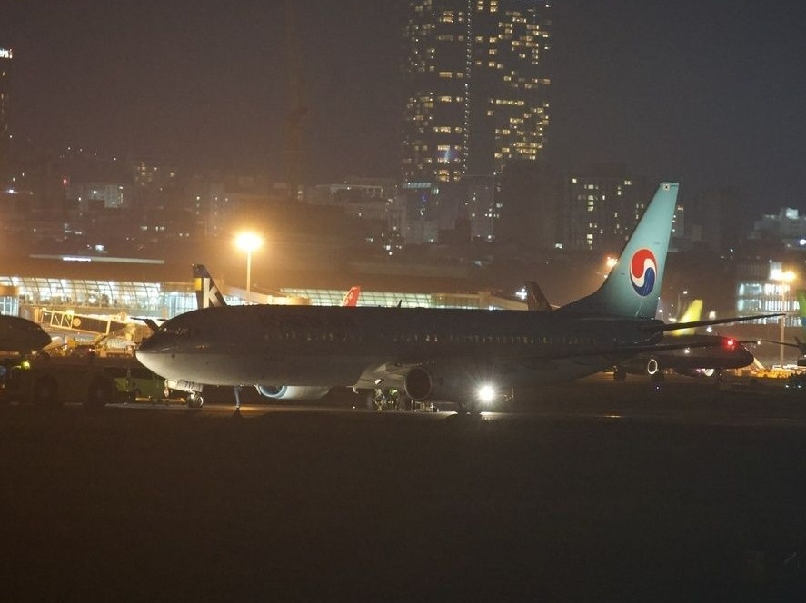 大韩航空一客机起飞途中遇故障 济州机场航班全面中断