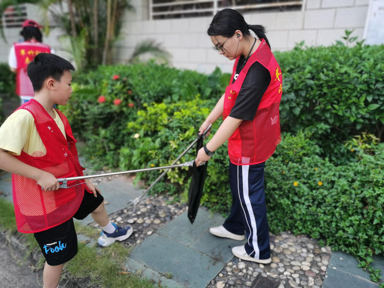 罗湖区翠竹社区开展青少年志愿服务行动