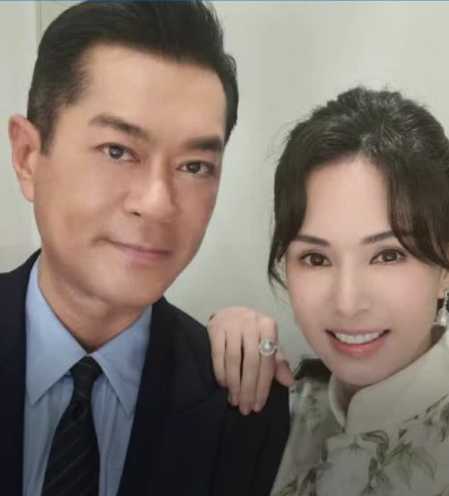 古天乐李若彤29年后再同框，“过儿回头”姑姑依然在你身边