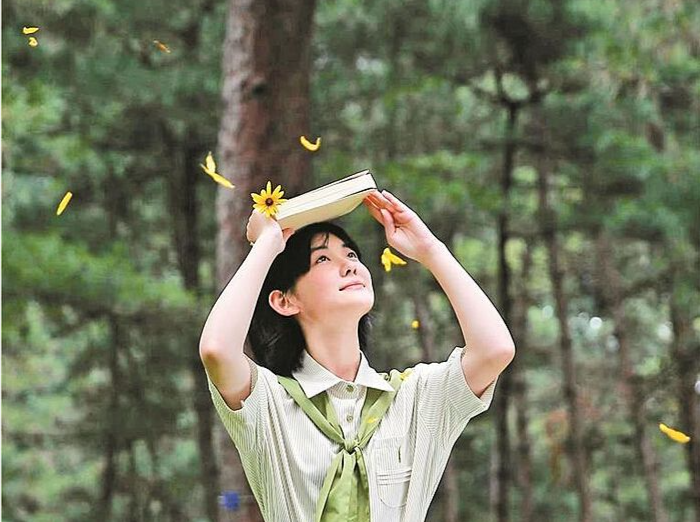 深圳少女诗人姜二嫚：热爱生活 方能动人心魄