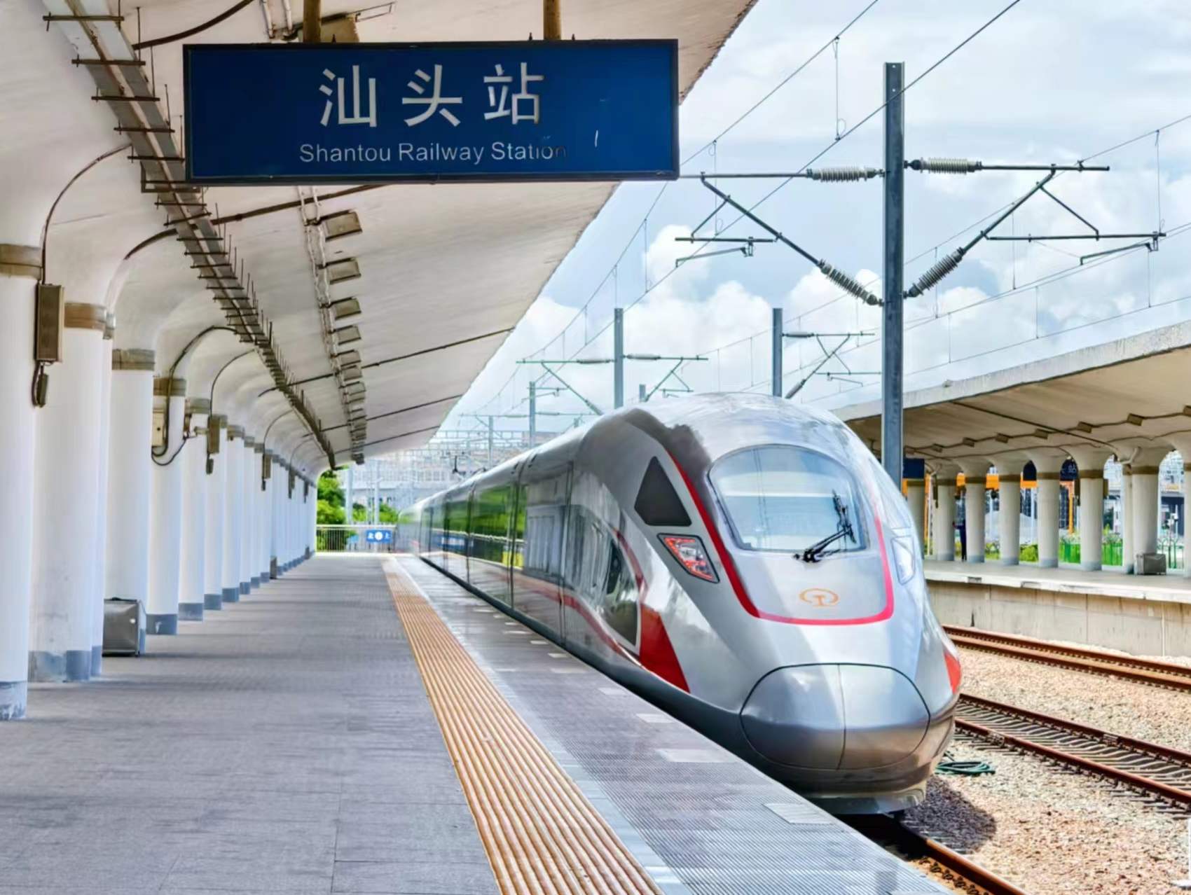 暑运过半，汕头火车站迎送旅客超87万人次