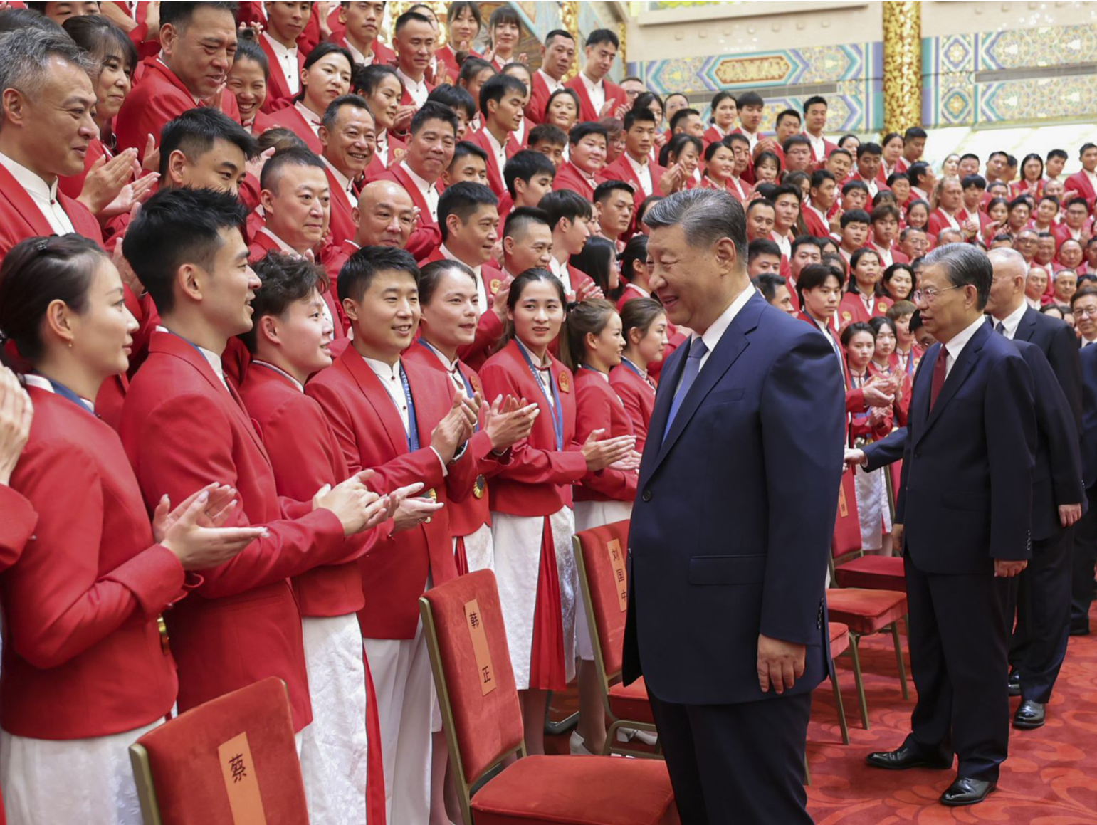 微镜头·习近平总书记接见第三十三届奥运会中国体育代表团 