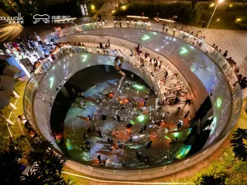 深圳首个户外数字媒体剧场，就在宝安滨海廊桥！