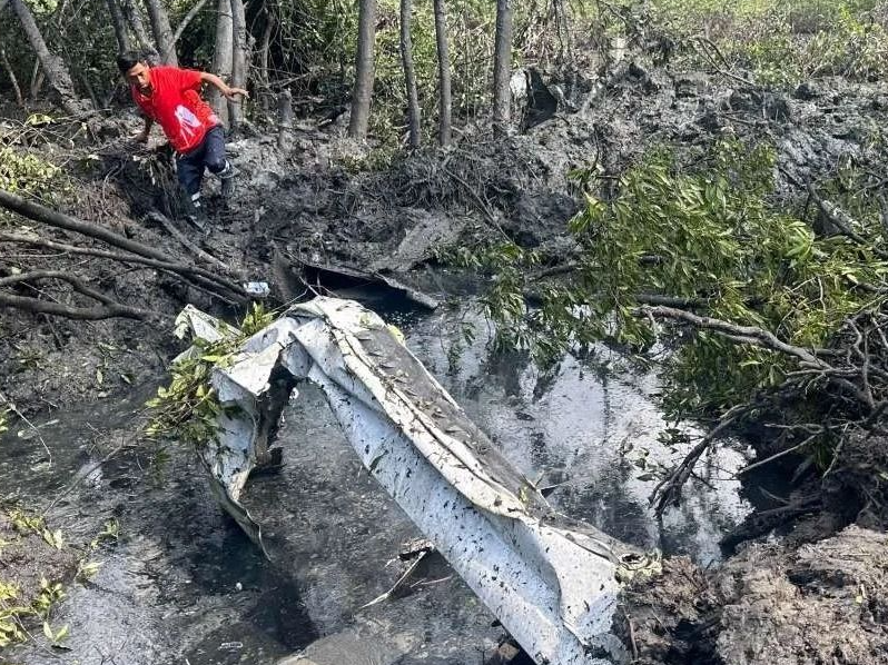 泰国北柳府一小型飞机坠毁 机上载有5名中国籍乘客