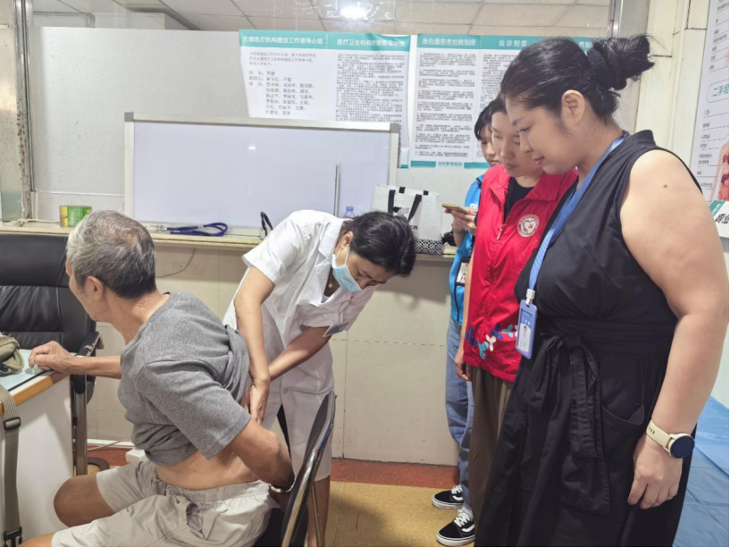关爱独居老人，吉华光华社区开展暖心行动