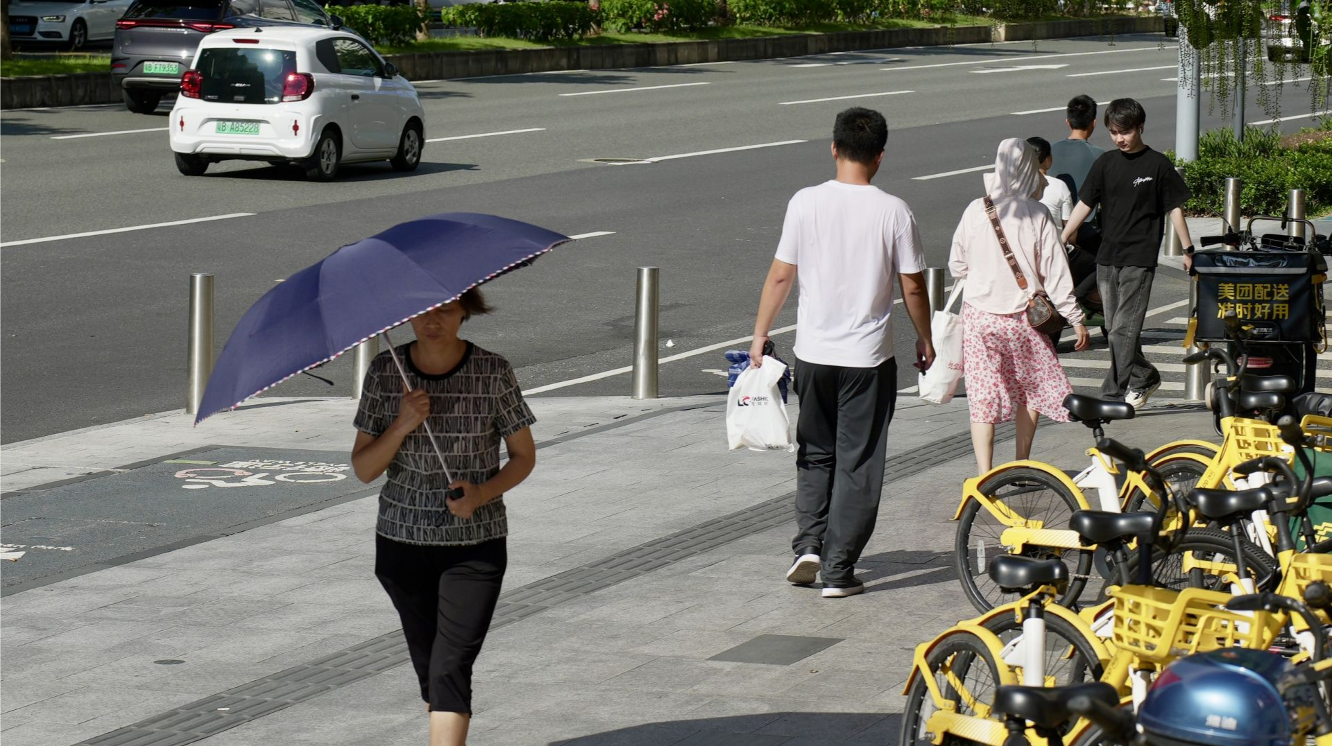 深圳发布高温预警信号 炎热天气或持续5~6天
