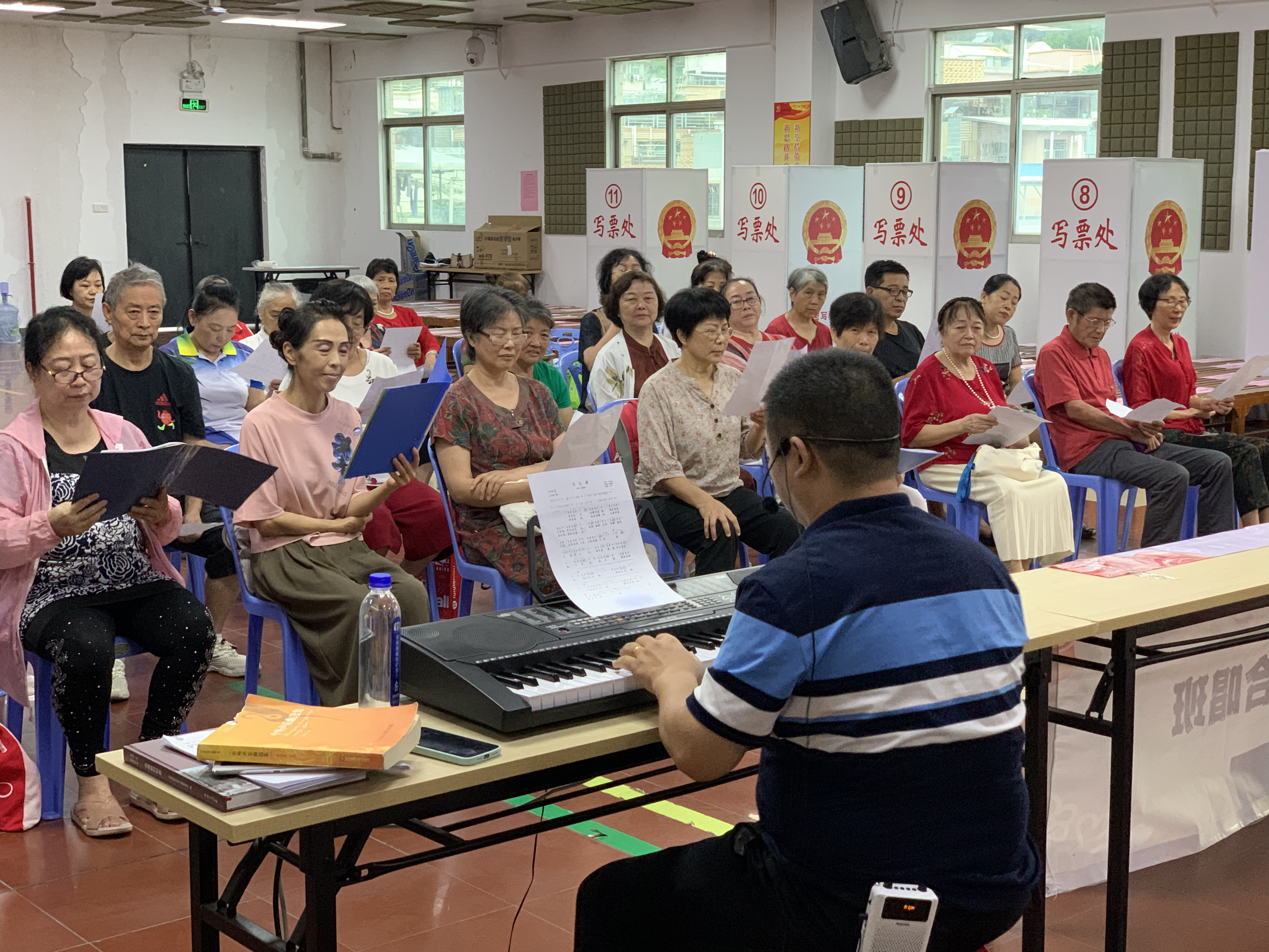 新村社区长青老龄大学举办合唱公益课堂