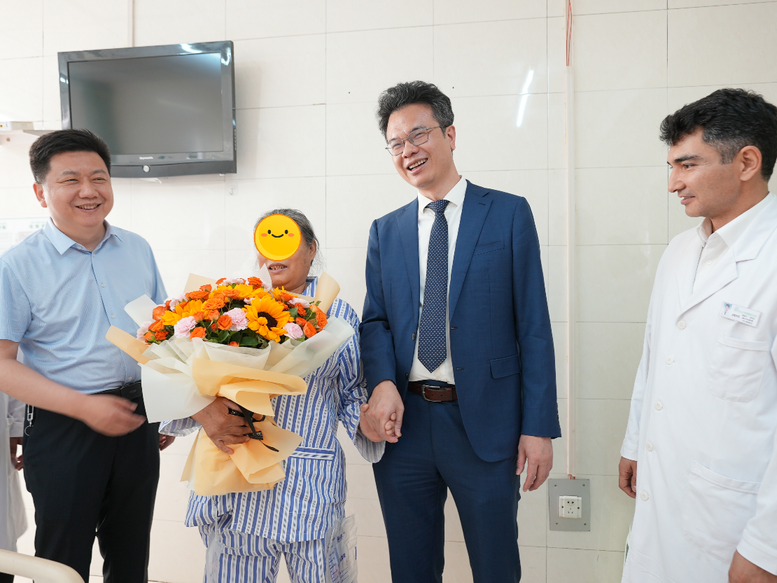 国产5G机器人落地喀什，广东援疆医生为患者远程“主刀”解忧